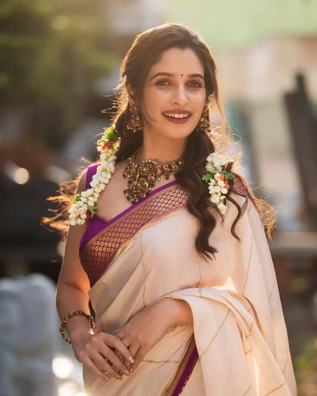 KPR 235 Off White Soft Lichi Silk Saree Perfect for Wedding, Party, Raksha Bandhan, Sangeet, Eid – . Get it for ₹1449. Delivery 4-6 Working Days. | Designer Sarees, Sarees, Bollywood Sarees, Creative Sarees, Embroidered Sarees, Ethnic Saree, Modern Digital sarees, Party Wear Sarees