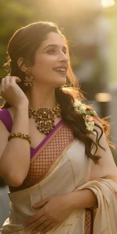 KPR 235 Off White Soft Lichi Silk Saree Perfect for Wedding, Party, Raksha Bandhan, Sangeet, Eid – . Get it for ₹1449. Delivery 4-6 Working Days. | Designer Sarees, Sarees, Bollywood Sarees, Creative Sarees, Embroidered Sarees, Ethnic Saree, Modern Digital sarees, Party Wear Sarees