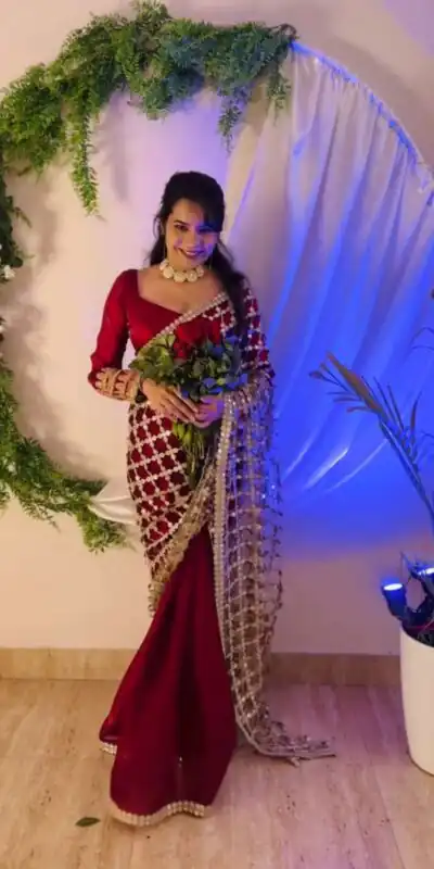 SRK 5322 Red Fendy Silk Saree with Lace Work & Mirror Work. Wedding, Party, Festive, Events, Festive Deal ₹2499. Delivery 4-6 Working Days. Shop now. | Designer Sarees, Sarees, Bollywood Sarees, Creative Sarees, Embroidered Sarees, Ethnic Saree, Modern Digital sarees, Party Wear Sarees