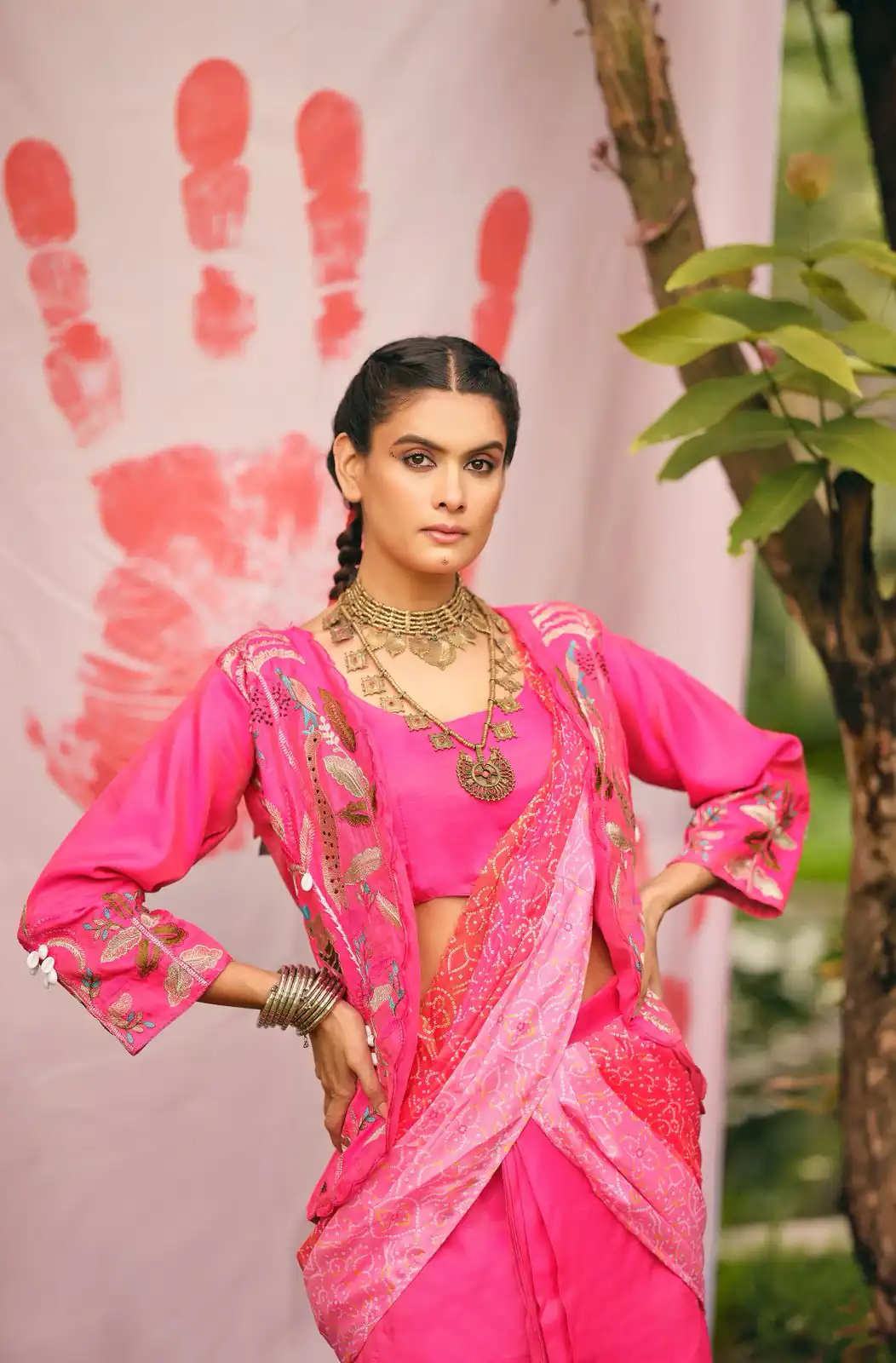 Pretty Pink Shimmer Embroidery Cowrie Work Saree - Image 5