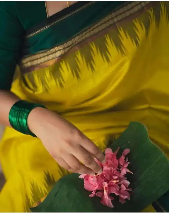 Mustered Soft Lichi Silk Jacquard Border Saree - Image 4