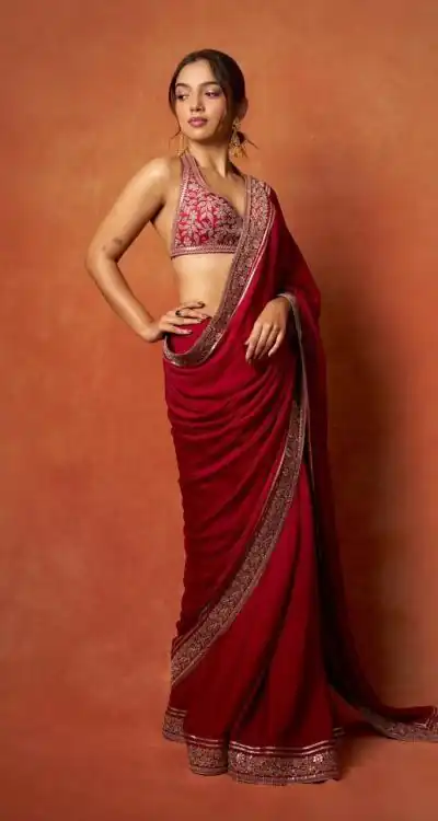 NC 5531 Red Soft Rangoli Silk Saree with Embroidery Work & Lace Work. Special Price ₹1949. Delivery 4-6 Working Days. Shop now. | Designer Sarees, Modern Digital sarees, Sarees, Bollywood Sarees, Creative Sarees, Embroidered Sarees, Ethnic Saree, Party Wear Sarees