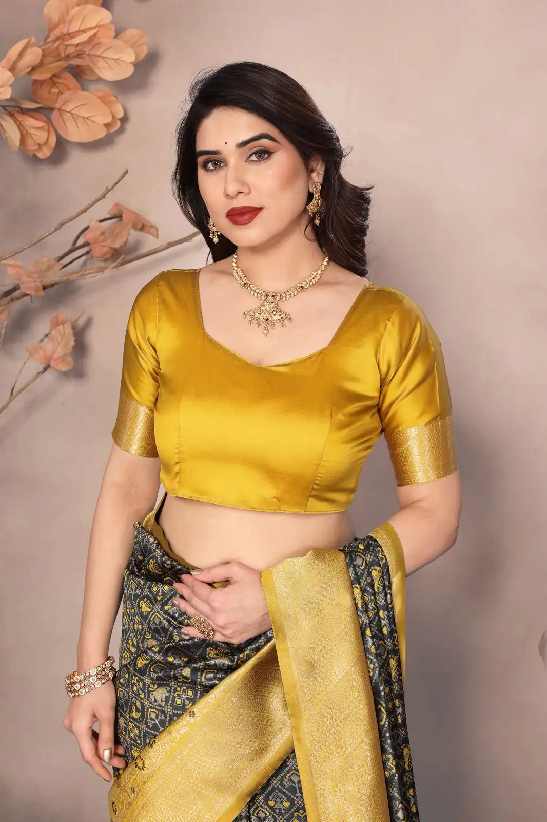 Black Lichi Silk Jacquard Rich Pallu Saree - Image 6