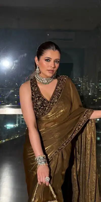 NC 5438 Brown Color Space Silk Saree with Embroidery Work & Zari Work. Best Price âš2449. Delivery 4-6 Working Days. Shop now. | Designer Sarees, Sarees, Bollywood Sarees, Creative Sarees, Embroidered Sarees, Ethnic Saree, Modern Digital sarees, Party Wear Sarees