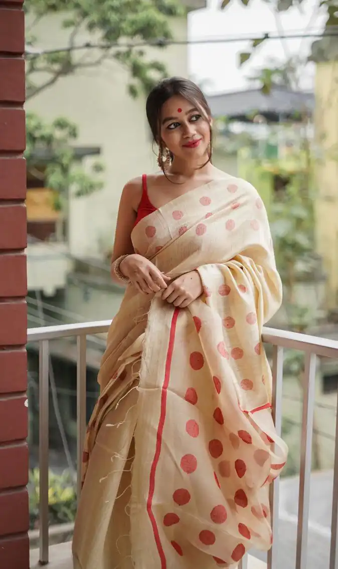 Cream Soft Lilan Weaving Work Saree - Image 6