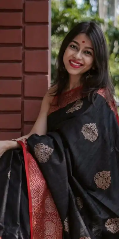 KPR 282 Black Soft Lichi Silk Saree Perfect for Wedding, Party, Reception, Diwali, Ethnic Day – . Affordable Price ₹1449. Delivery 4-6 Working Days. | Designer Sarees, Sarees, Bollywood Sarees, Creative Sarees, Embroidered Sarees, Ethnic Saree, Modern Digital sarees, Party Wear Sarees