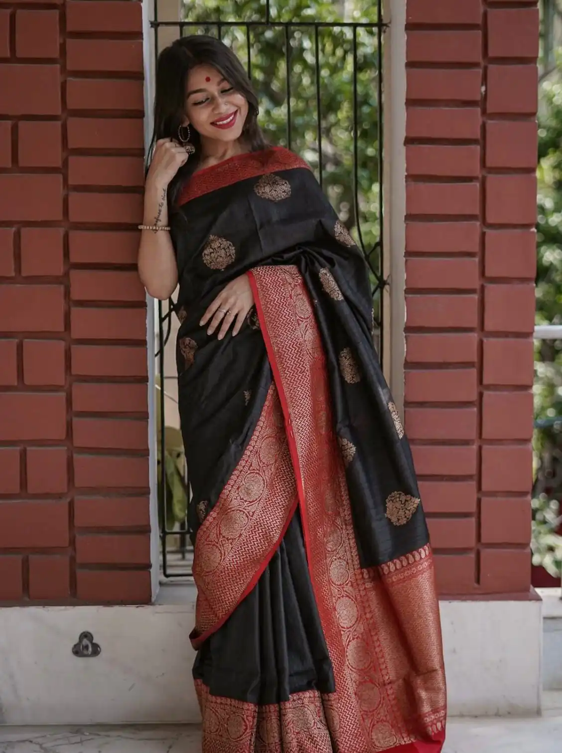 KPR 282 Black Soft Lichi Silk Saree Perfect for Wedding, Party, Reception, Diwali, Ethnic Day – . Affordable Price ₹1449. Delivery 4-6 Working Days. | Designer Sarees, Sarees, Bollywood Sarees, Creative Sarees, Embroidered Sarees, Ethnic Saree, Modern Digital sarees, Party Wear Sarees