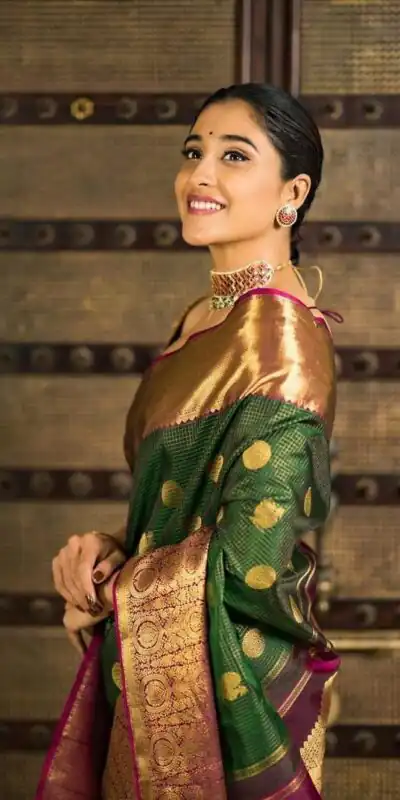 KPR 030 Green Color Soft Lichi Silk Saree with Lace Border & Lace Work. Best Price ₹1499. Delivery 4-6 Working Days. Shop now. | Designer Sarees, Sarees, Bollywood Sarees, Creative Sarees, Embroidered Sarees, Ethnic Saree, Modern Digital sarees, Party Wear Sarees