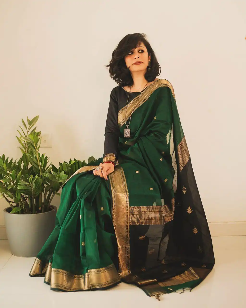Green Soft Lilan Slab Jacquard Work Saree - Image 2