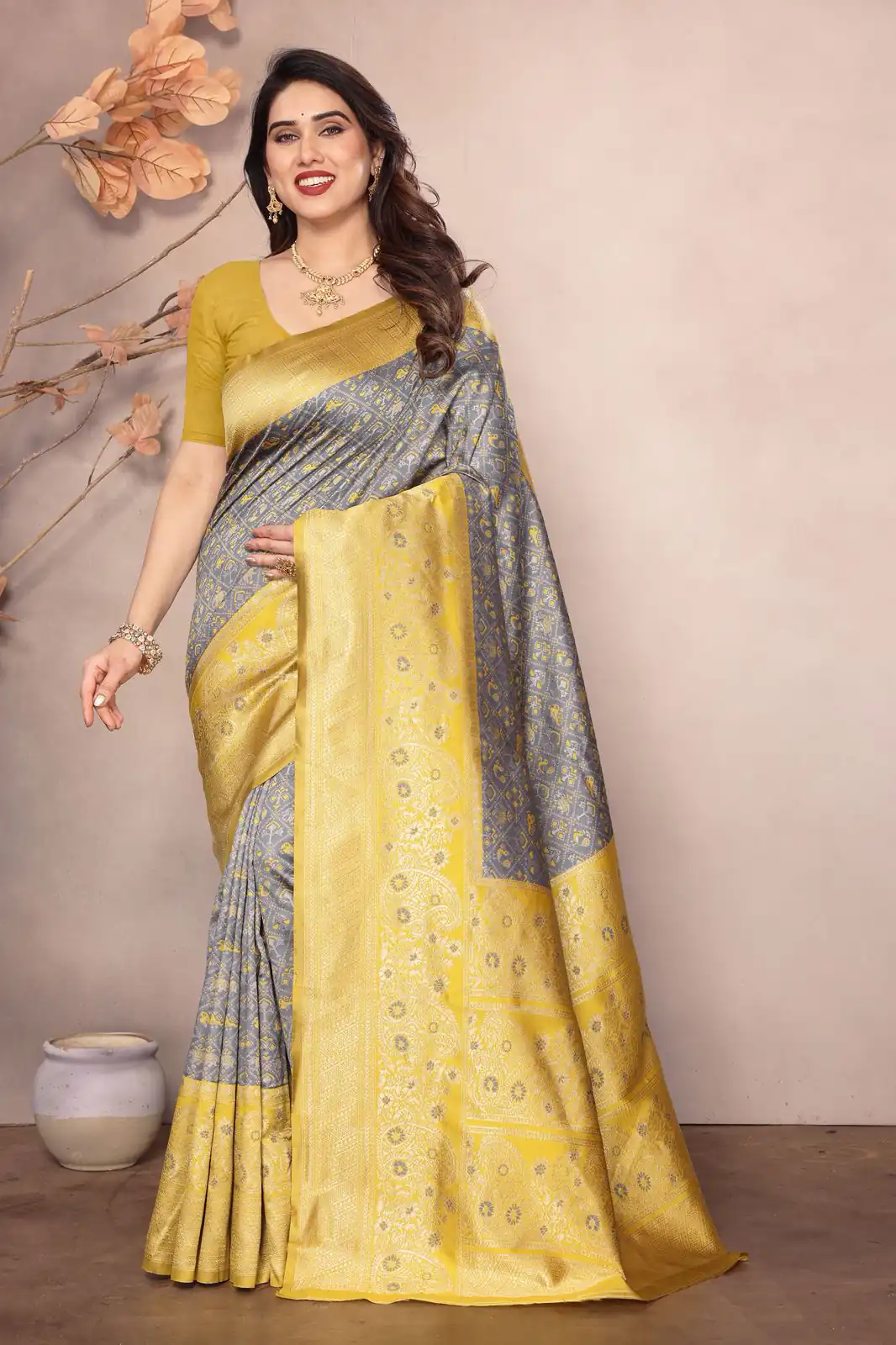 Grey Lichi Silk Jacquard Rich Pallu Saree
