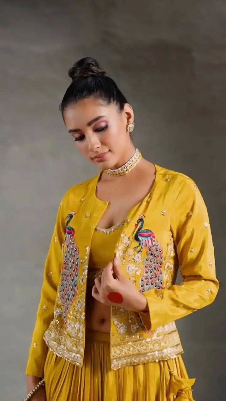 PC 495  Yellow Color Chinon silk Lehenga Choli with Cut Work. Special Online Price ₹2499. Delivery 4-6 Working Days. Shop now. | Lehenga, Bollywood Lehenga, Creative Lehenga, Designer Lehenga, Embroidered Lehenga, Party Wear Lehenga