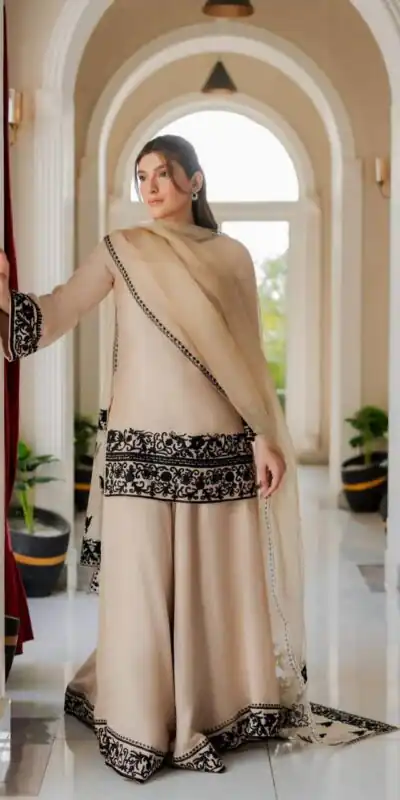 RTC 5974 Off White Color Natural Crap Salwar Suit with Thread Lace Work. Best Price ₹2449. Delivery 4-6 Working Days. Shop now. | Jump Suits, Salwar suit, Casual Suits, Creative suits, Designer Suits, Palazzo Suits, Party Wear Suits, Patiala Suits, Straight Suits