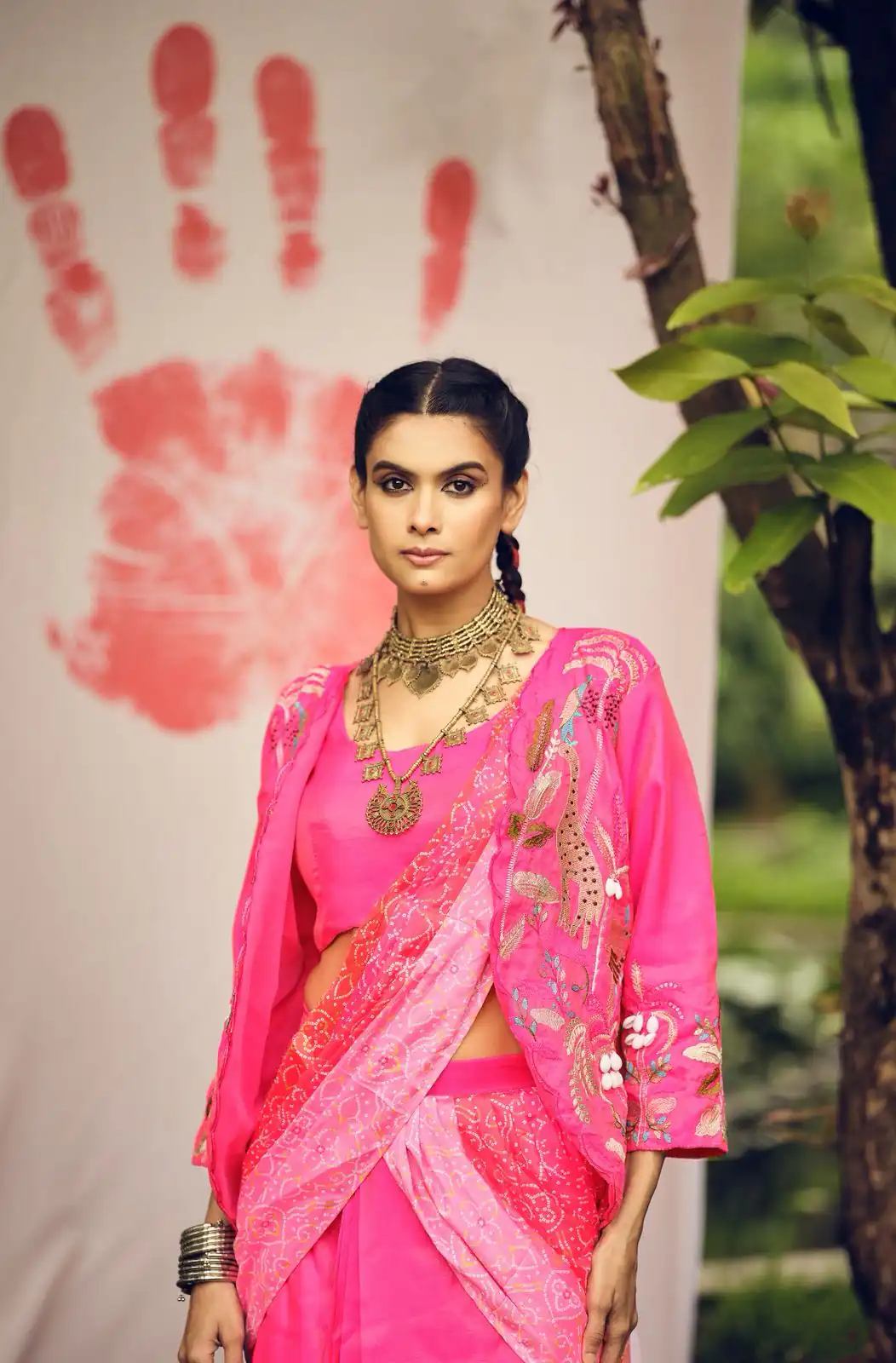 RR 34 Pink Shimmer Saree Perfect for Wedding, Party, Cultural Events, Durga Puja, Reception – . Best Price ₹2049. Delivery 4-6 Working Days. Shop now. | Designer Sarees, Modern Digital sarees, Sarees, Bollywood Sarees, Creative Sarees, Embroidered Sarees, Ethnic Saree, Party Wear Sarees