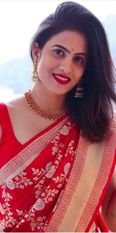 KPR 110 Red Soft Lichi Silk Saree Perfect for Wedding, Party, Reception, Diwali, Ethnic Day – . Affordable Price ₹1299. Delivery 4-6 Working Days. | Designer Sarees, Modern Digital sarees, Sarees, Bollywood Sarees, Creative Sarees, Embroidered Sarees, Ethnic Saree, Party Wear Sarees