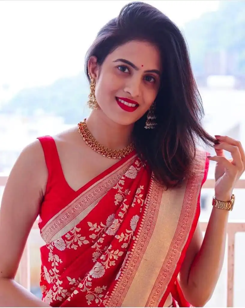 KPR 110 Red Soft Lichi Silk Saree Perfect for Wedding, Party, Reception, Diwali, Ethnic Day – . Affordable Price ₹1299. Delivery 4-6 Working Days. | Designer Sarees, Modern Digital sarees, Sarees, Bollywood Sarees, Creative Sarees, Embroidered Sarees, Ethnic Saree, Party Wear Sarees