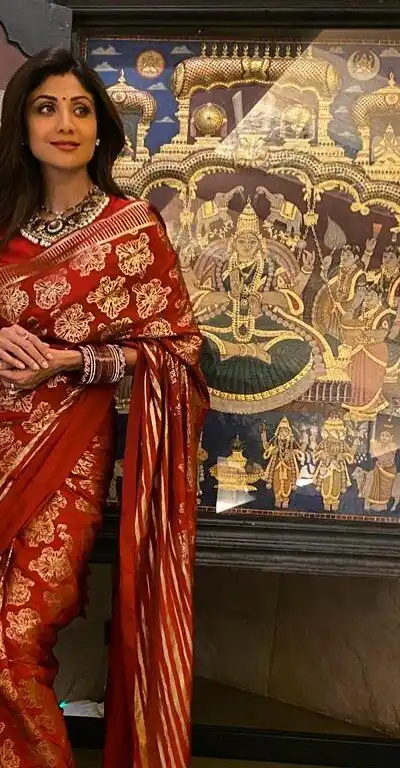 KT 148 Red Color Dolla Silk Foil Printed Saree Designer Work. Online Best Price âš1474. Delivery 4-6 Working Days. Shop now. | Designer Sarees, Sarees, Bollywood Sarees, Creative Sarees, Embroidered Sarees, Ethnic Saree, Modern Digital sarees, Party Wear Sarees