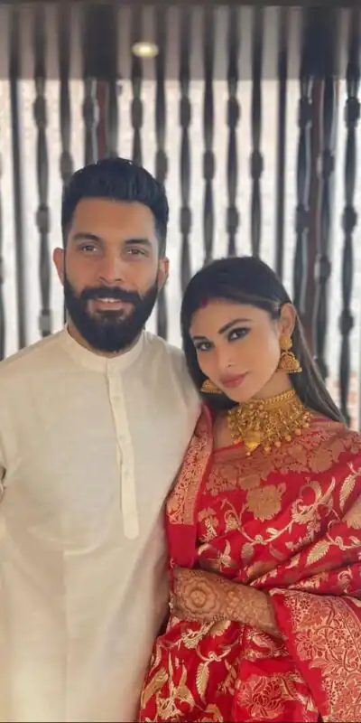 KPR 115 Red Color Soft Lichi Silk Saree with Lace Border & Lace Work. Best Price ₹1399. Delivery 4-6 Working Days. Shop now. | Designer Sarees, Sarees, Bollywood Sarees, Creative Sarees, Embroidered Sarees, Ethnic Saree, Modern Digital sarees, Party Wear Sarees