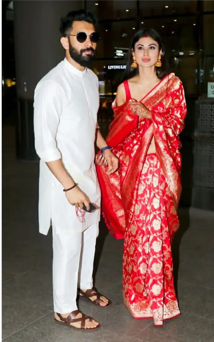 KPR 115 Red Color Soft Lichi Silk Saree with Lace Border & Lace Work. Best Price ₹1399. Delivery 4-6 Working Days. Shop now. | Designer Sarees, Sarees, Bollywood Sarees, Creative Sarees, Embroidered Sarees, Ethnic Saree, Modern Digital sarees, Party Wear Sarees