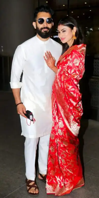 KPR 115 Red Color Soft Lichi Silk Saree with Lace Border & Lace Work. Best Price ₹1399. Delivery 4-6 Working Days. Shop now. | Designer Sarees, Sarees, Bollywood Sarees, Creative Sarees, Embroidered Sarees, Ethnic Saree, Modern Digital sarees, Party Wear Sarees