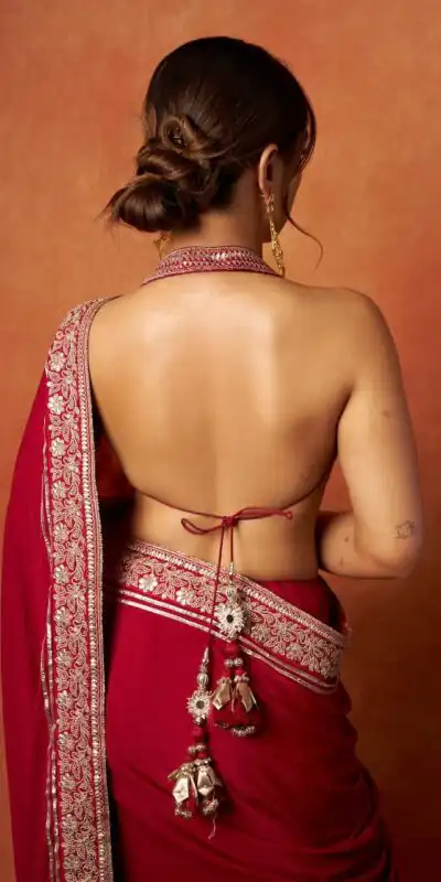 SC 1014 Red Soft Rangoli Silk Saree with Embroidery Work & Lace Work. Special Price ₹1949. Delivery 4-6 Working Days. Shop now. | Designer Sarees, Sarees, Bollywood Sarees, Creative Sarees, Embroidered Sarees, Ethnic Saree, Modern Digital sarees, Party Wear Sarees