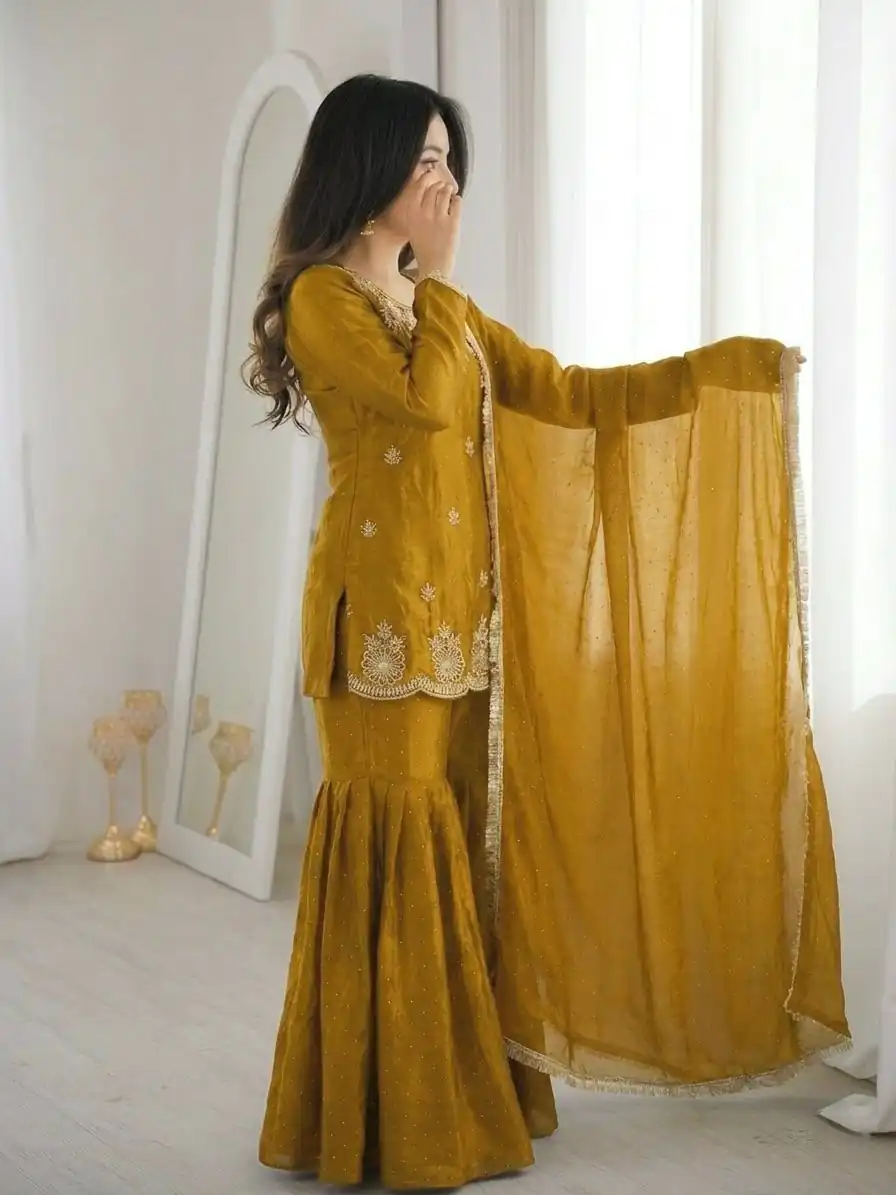 Aglow Mustered Fendy Silk Embroidery Work Salwar Suit - Image 5