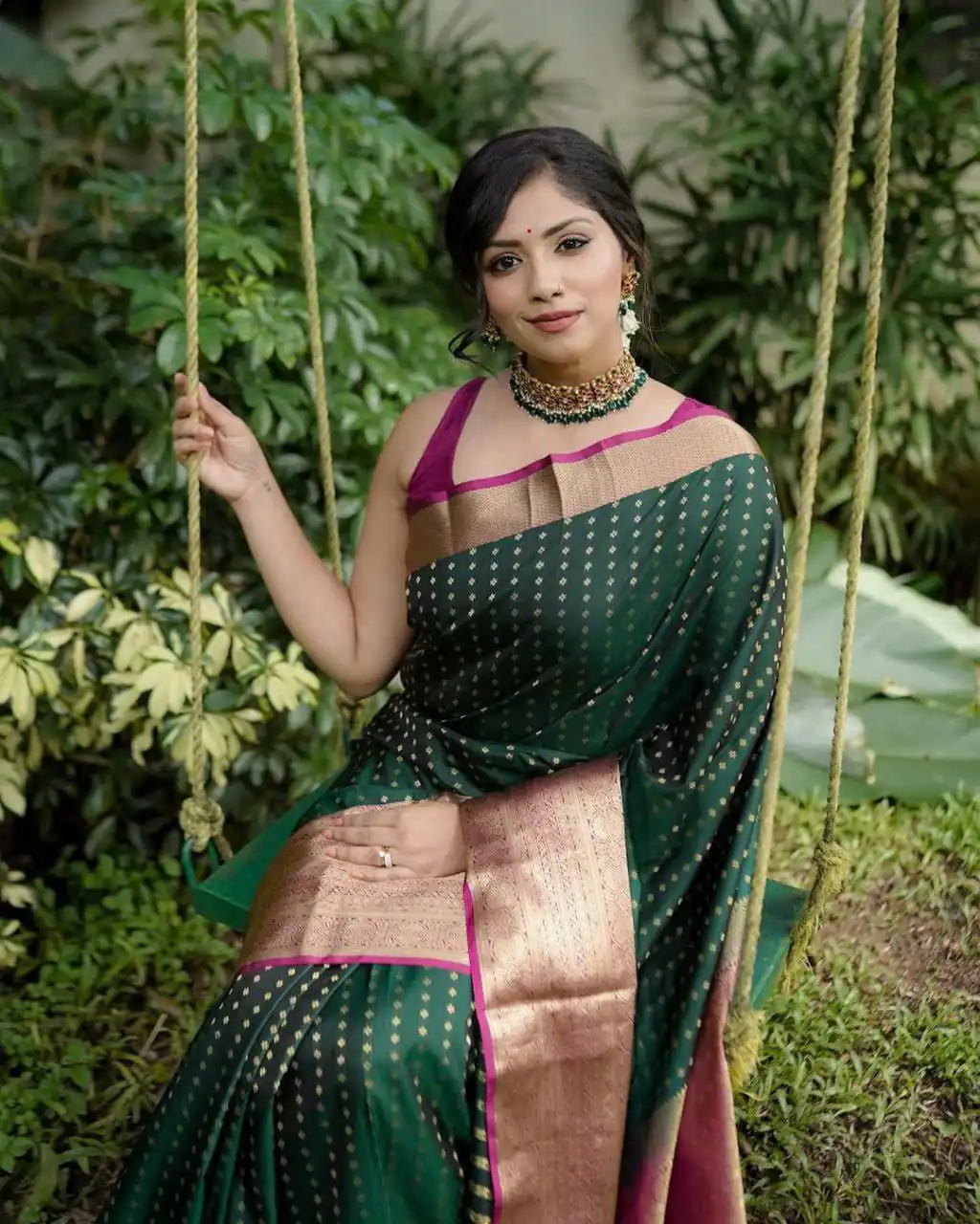 Pretty Green Soft Lichi Silk Jacquard Work Saree - Image 7