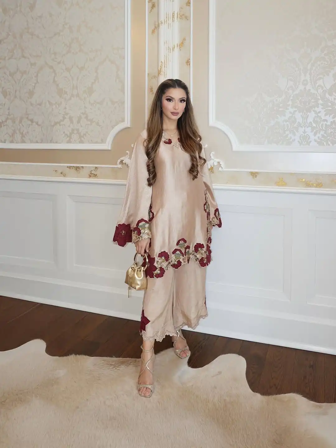 Shiny Light Pink Roman Glass Embroidery Work Salwar Suit - Image 5
