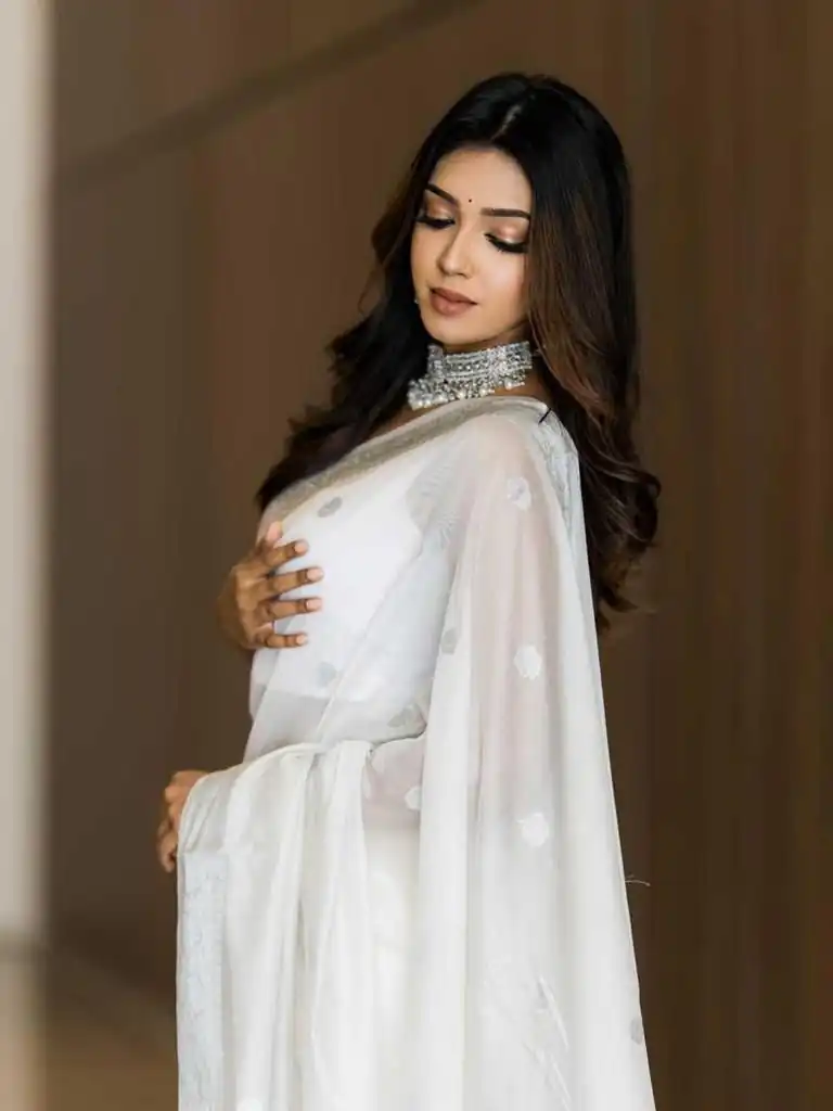 KPR 120 White Soft Lilan Slab Saree Perfect for Wedding, Party, Lohri, Durga Puja, Pongal – . Get it for ₹1349. Delivery 4-6 Working Days. Shop now. | Designer Sarees, Modern Digital sarees, Sarees, Bollywood Sarees, Creative Sarees, Embroidered Sarees, Ethnic Saree, Party Wear Sarees