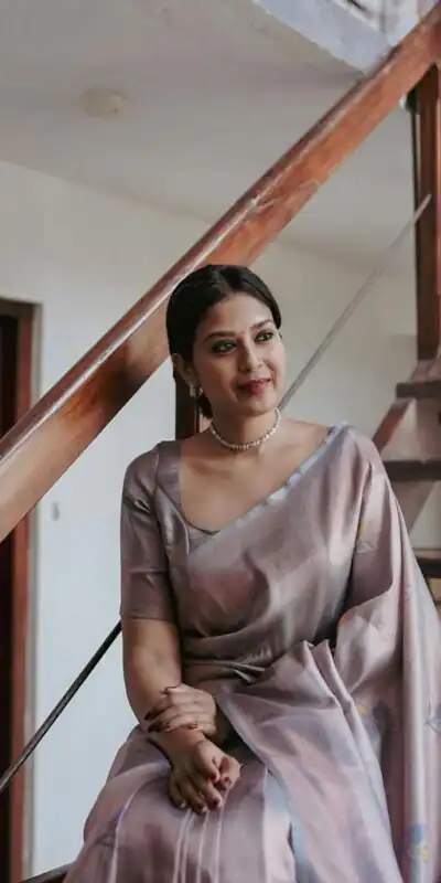 KPR 146 Grey in Soft Lichi Silk Jacquard Work Designer Work Saree . Exclusive Offer ₹1399. Delivery 4-6 Working Days. Shop now. | Designer Sarees, Modern Digital sarees, Sarees, Bollywood Sarees, Creative Sarees, Embroidered Sarees, Ethnic Saree, Party Wear Sarees