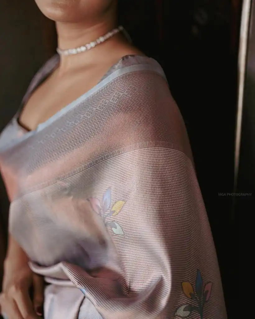 KPR 146 Grey in Soft Lichi Silk Jacquard Work Designer Work Saree . Exclusive Offer ₹1399. Delivery 4-6 Working Days. Shop now. | Designer Sarees, Modern Digital sarees, Sarees, Bollywood Sarees, Creative Sarees, Embroidered Sarees, Ethnic Saree, Party Wear Sarees
