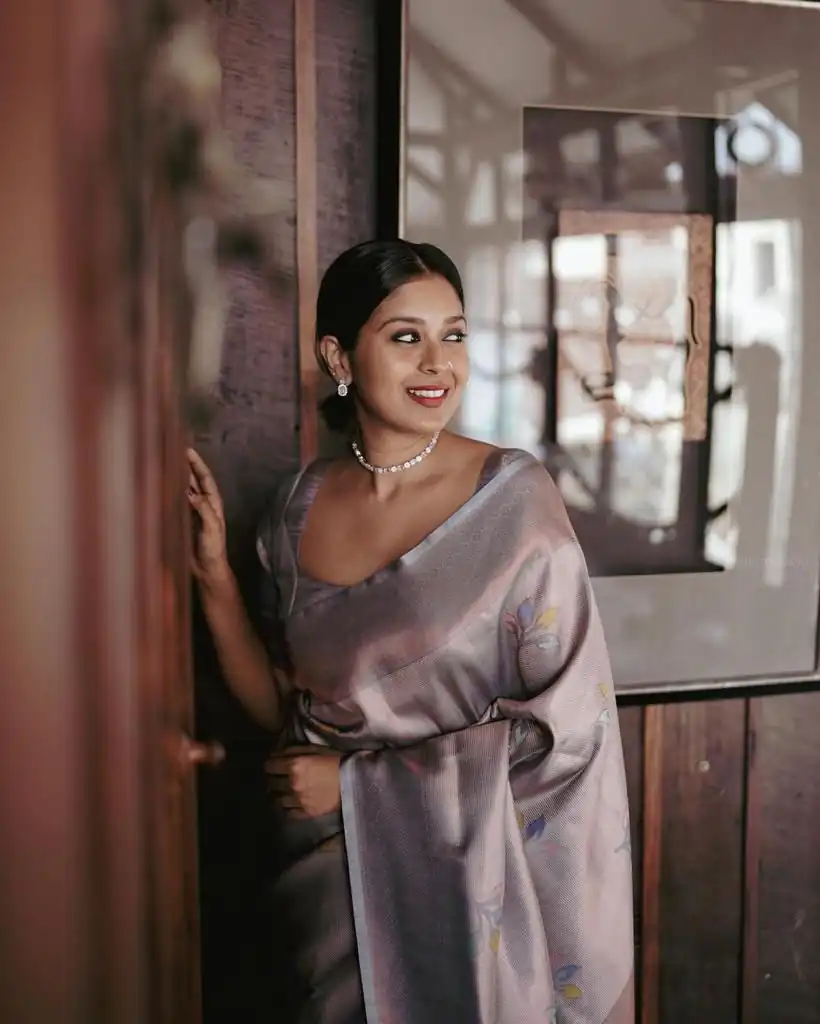 KPR 146 Grey in Soft Lichi Silk Jacquard Work Designer Work Saree . Exclusive Offer ₹1399. Delivery 4-6 Working Days. Shop now. | Designer Sarees, Modern Digital sarees, Sarees, Bollywood Sarees, Creative Sarees, Embroidered Sarees, Ethnic Saree, Party Wear Sarees