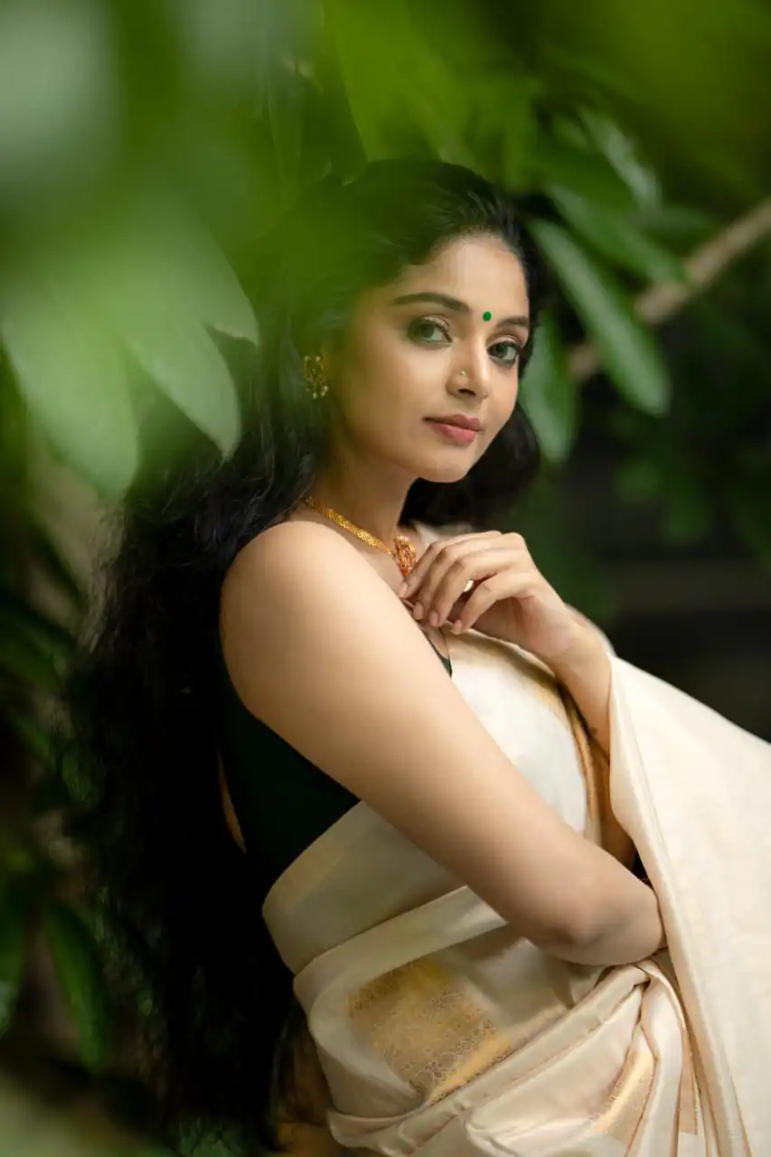KPR 250 Off White in Soft Lichi Silk Jacquard Work Designer Work Saree . Exclusive Offer ₹1299. Delivery 4-6 Working Days. Shop now. | Designer Sarees, Modern Digital sarees, Sarees, Bollywood Sarees, Creative Sarees, Embroidered Sarees, Ethnic Saree, Party Wear Sarees