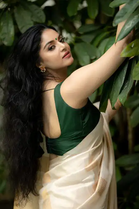 KPR 250 Off White in Soft Lichi Silk Jacquard Work Designer Work Saree . Exclusive Offer ₹1299. Delivery 4-6 Working Days. Shop now. | Designer Sarees, Modern Digital sarees, Sarees, Bollywood Sarees, Creative Sarees, Embroidered Sarees, Ethnic Saree, Party Wear Sarees