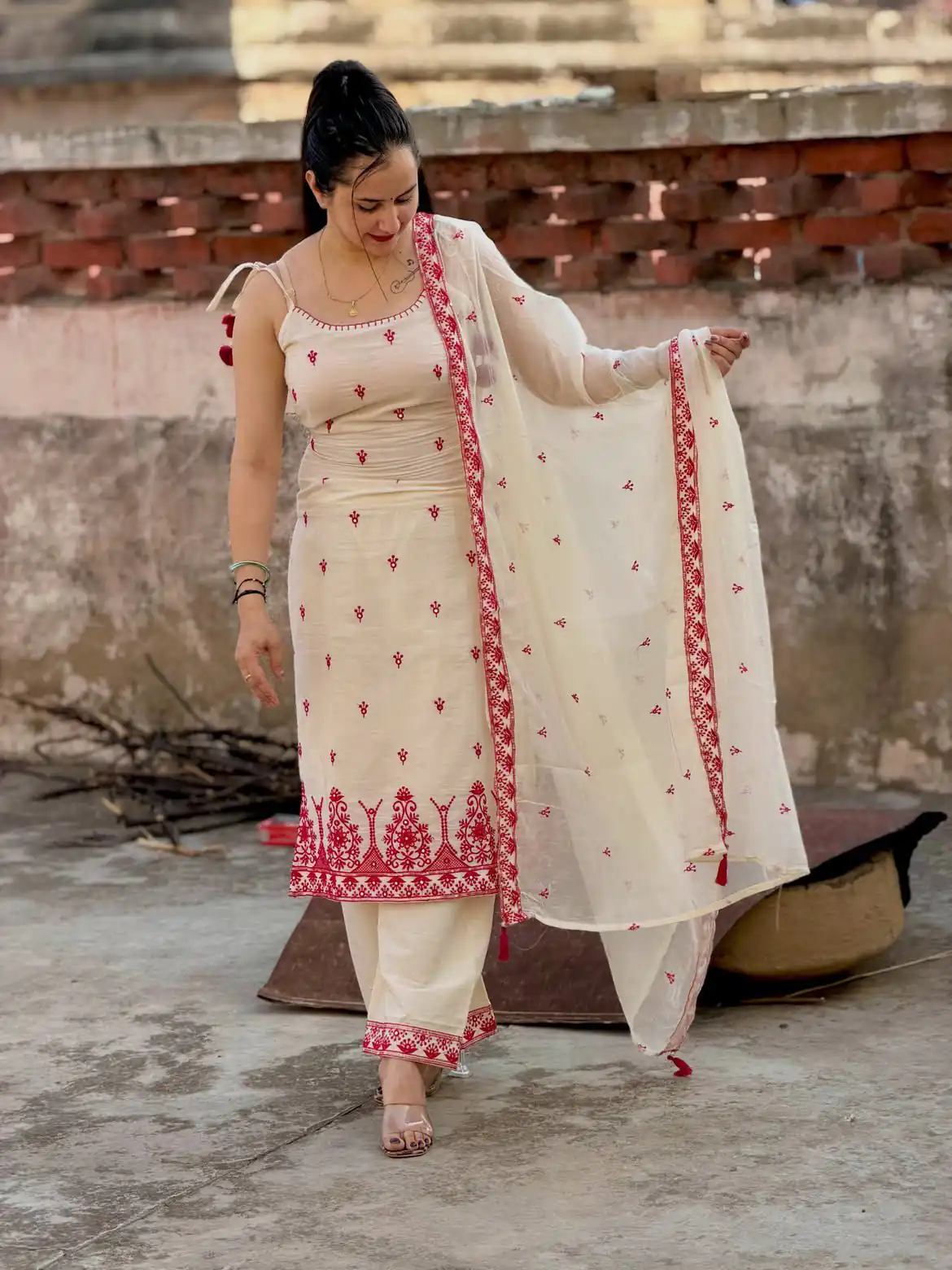 Gorgeous Pink Maska Cotton Silk Embroider Work Salwar Suit - Image 5