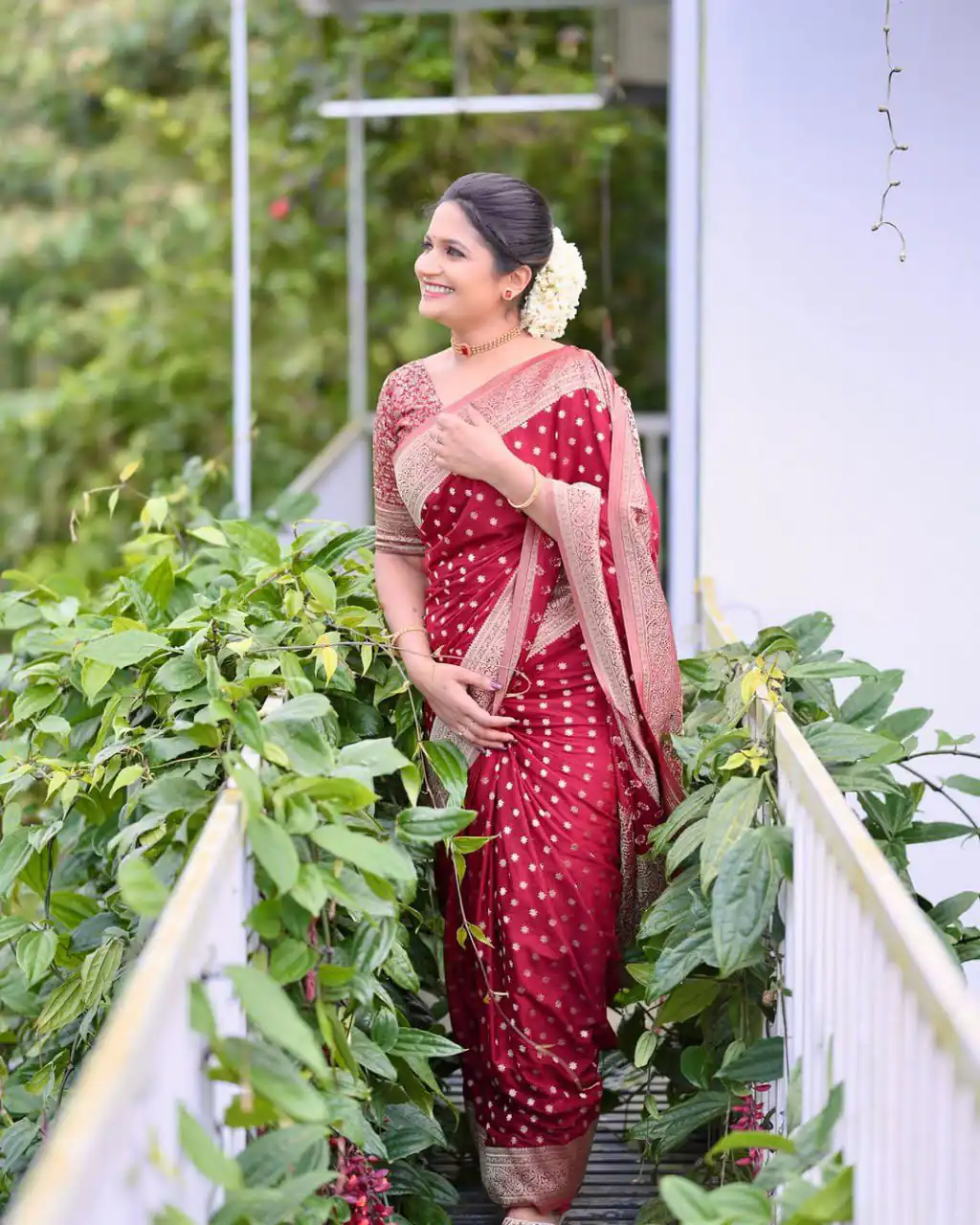 Pretty Red Soft Lichi Silk Jacquard Work Saree - Image 8