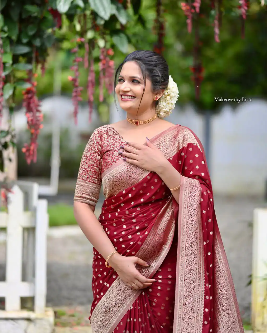 Pretty Red Soft Lichi Silk Jacquard Work Saree - Image 4
