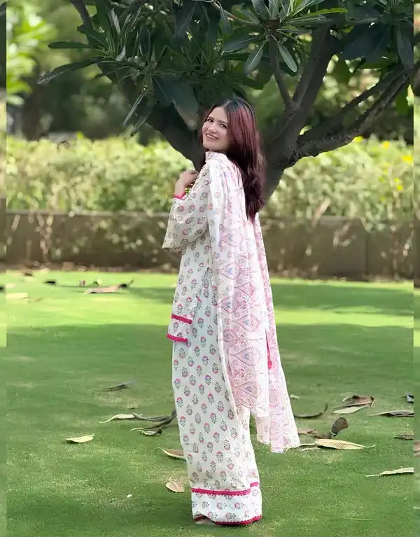 Trendy Pink Natural Crep Digital Print Salwar Suit - Image 2