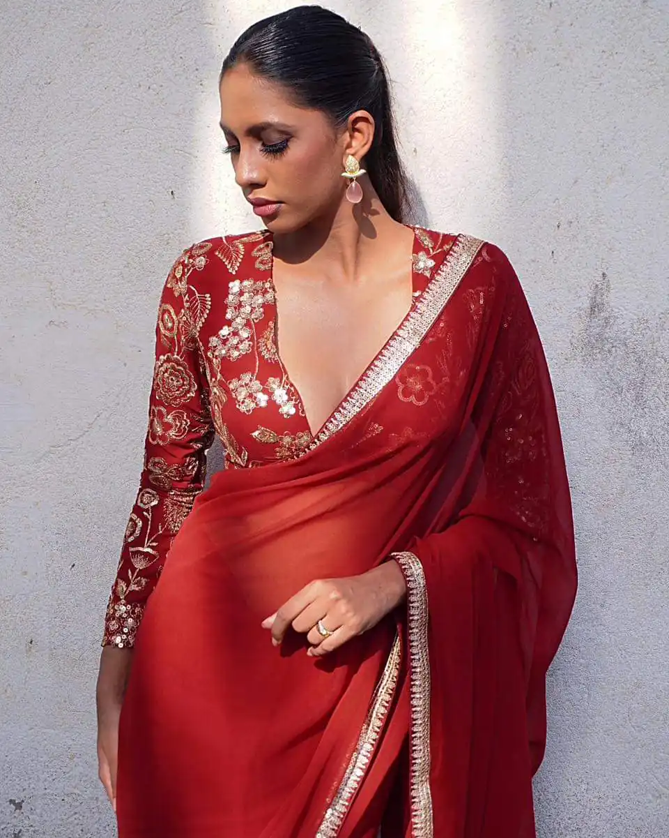 JR 646 Red Georgette Saree Perfect for Wedding, Party, Traditional Day, Housewarming, Pongal – . Exclusive Offer ₹1699. Delivery 4-6 Working Days. Shop | Designer Sarees, Modern Digital sarees, Sarees, Bollywood Sarees, Creative Sarees, Embroidered Sarees, Ethnic Saree, Party Wear Sarees