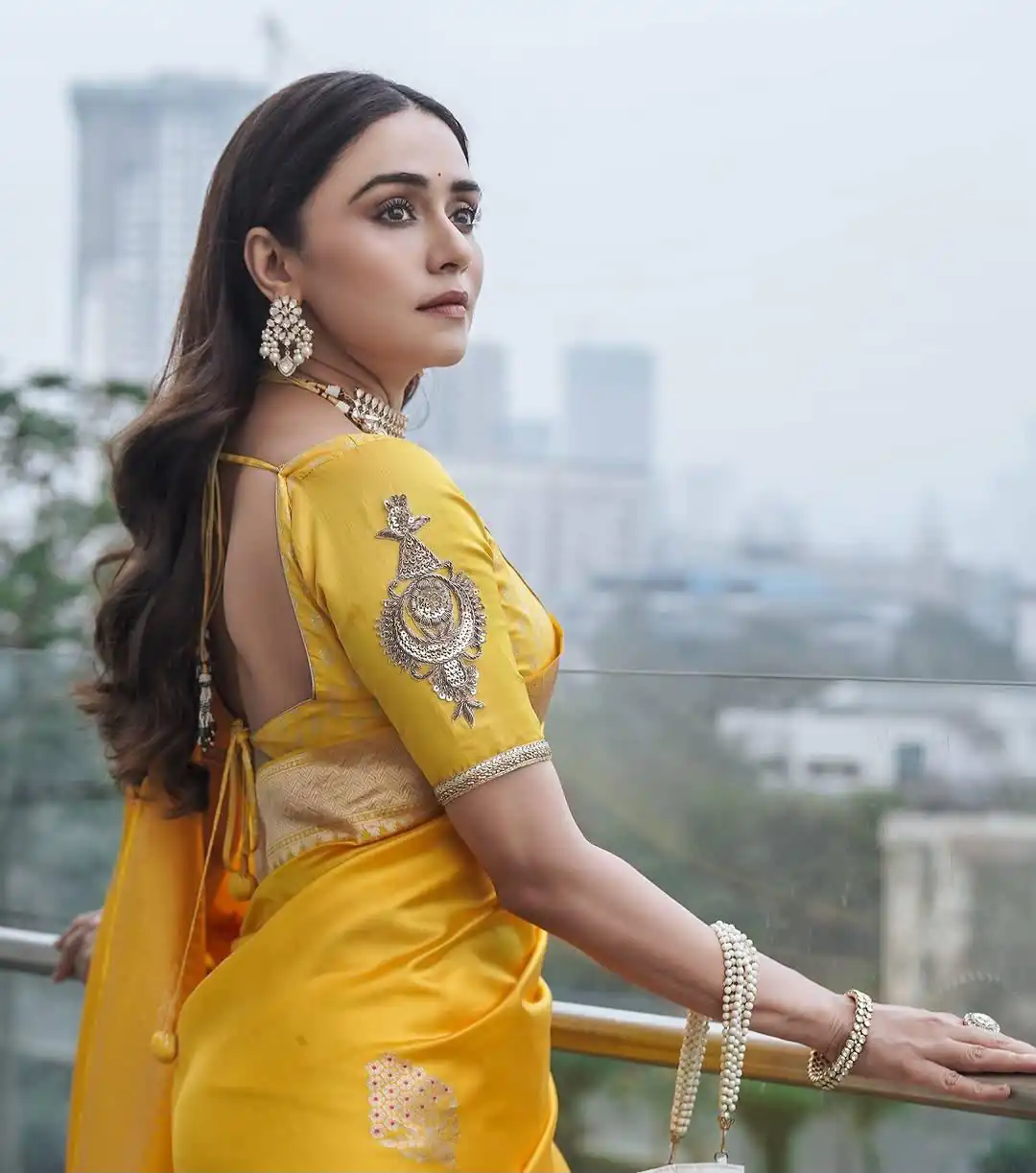 KPR 253 Yellow Color Yellow Soft Lichi Silk Saree with Jacquard Work. Best Price ₹1349. Delivery 4-6 Working Days. Shop now. | Designer Sarees, Modern Digital sarees, Sarees, Bollywood Sarees, Creative Sarees, Embroidered Sarees, Ethnic Saree, Party Wear Sarees