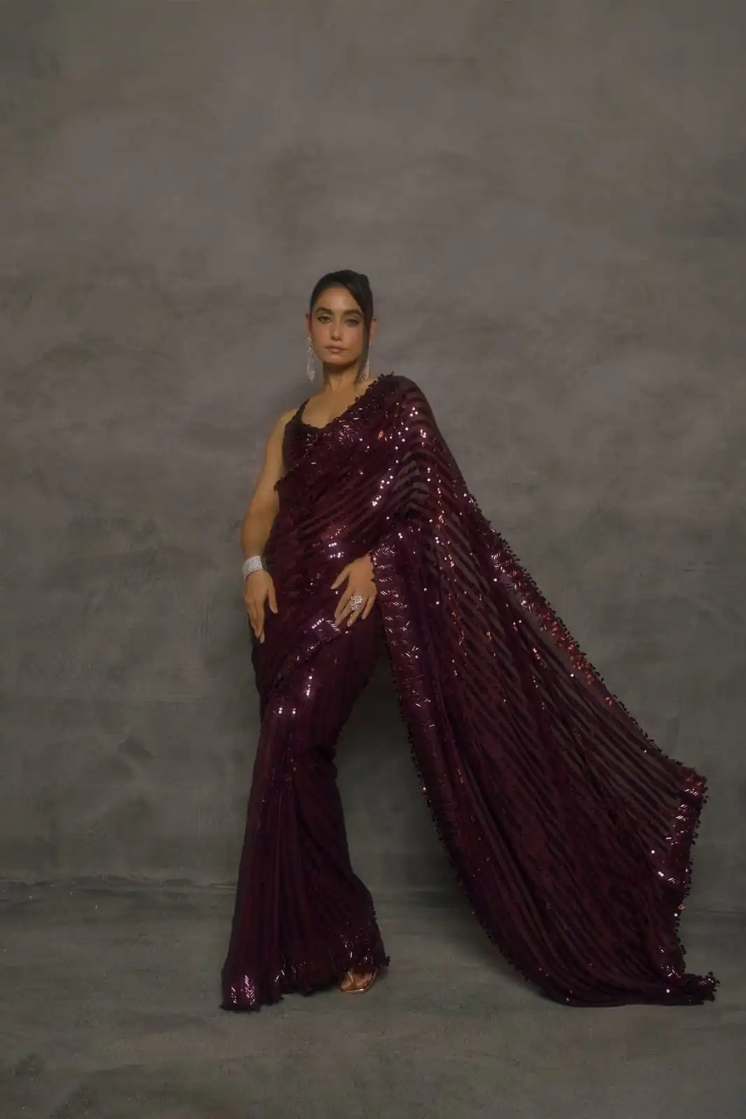 DF 3476 Wine Faux Georgette Saree Perfect for Wedding, Party, Cultural Events, Traditional Day, Pooja – . Grab it for ₹1799. Delivery 4-6 Working Day | Designer Sarees, Modern Digital sarees, Sarees, Bollywood Sarees, Creative Sarees, Embroidered Sarees, Ethnic Saree, Party Wear Sarees