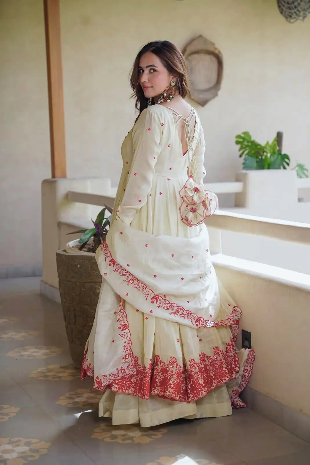SRK 5360 Off White Dimond Silk Salwar Suit Perfect for Wedding, Party, Cultural Events, Traditional Day, Durga Puja –Affordable Price ₹2449/-. Delivery | Jump Suits, Salwar suit, Casual Suits, Creative suits, Designer Suits, Palazzo Suits, Party Wear Suits, Patiala Suits, Straight Suits