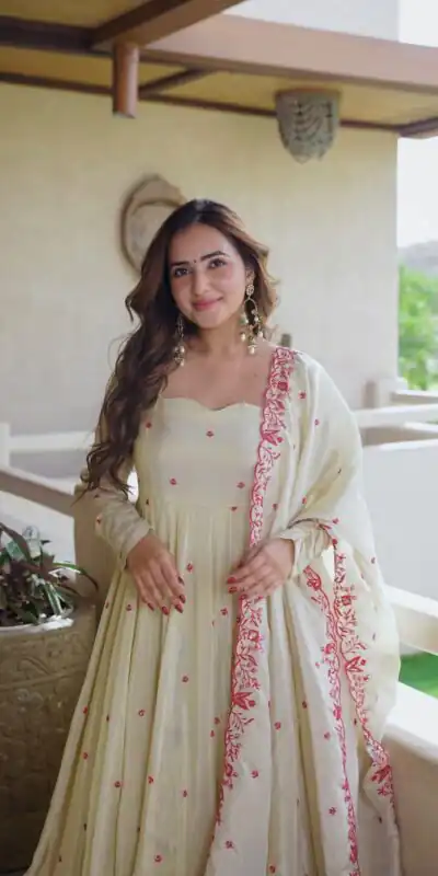 SRK 5360 Off White Dimond Silk Salwar Suit Perfect for Wedding, Party, Cultural Events, Traditional Day, Durga Puja –Affordable Price ₹2449/-. Delivery | Jump Suits, Salwar suit, Casual Suits, Creative suits, Designer Suits, Palazzo Suits, Party Wear Suits, Patiala Suits, Straight Suits