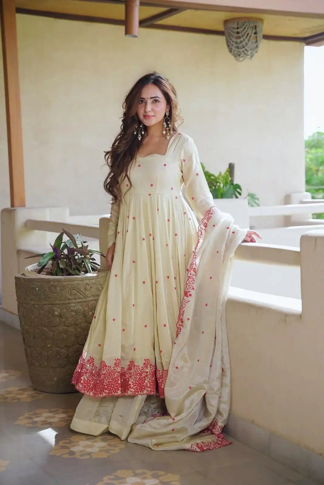 SRK 5360 Off White Dimond Silk Salwar Suit Perfect for Wedding, Party, Cultural Events, Traditional Day, Durga Puja –Affordable Price ₹2449/-. Delivery | Jump Suits, Salwar suit, Casual Suits, Creative suits, Designer Suits, Palazzo Suits, Party Wear Suits, Patiala Suits, Straight Suits