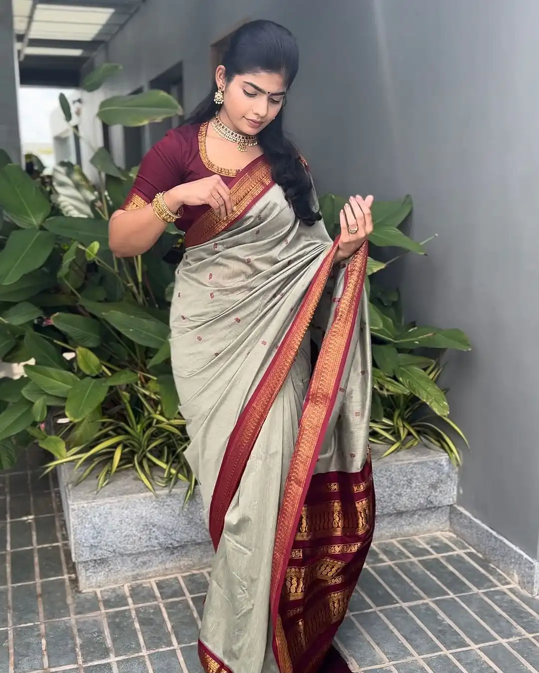 KP 6092 Grey Soft Lichi Silk Cloth Saree Perfect for Wedding, Party, Family Gatherings, Sangeet, Festive Deal ₹1449. Delivery 4-6 Working Days | Designer Sarees, Modern Digital sarees, Sarees, Bollywood Sarees, Creative Sarees, Embroidered Sarees, Ethnic Saree, Party Wear Sarees