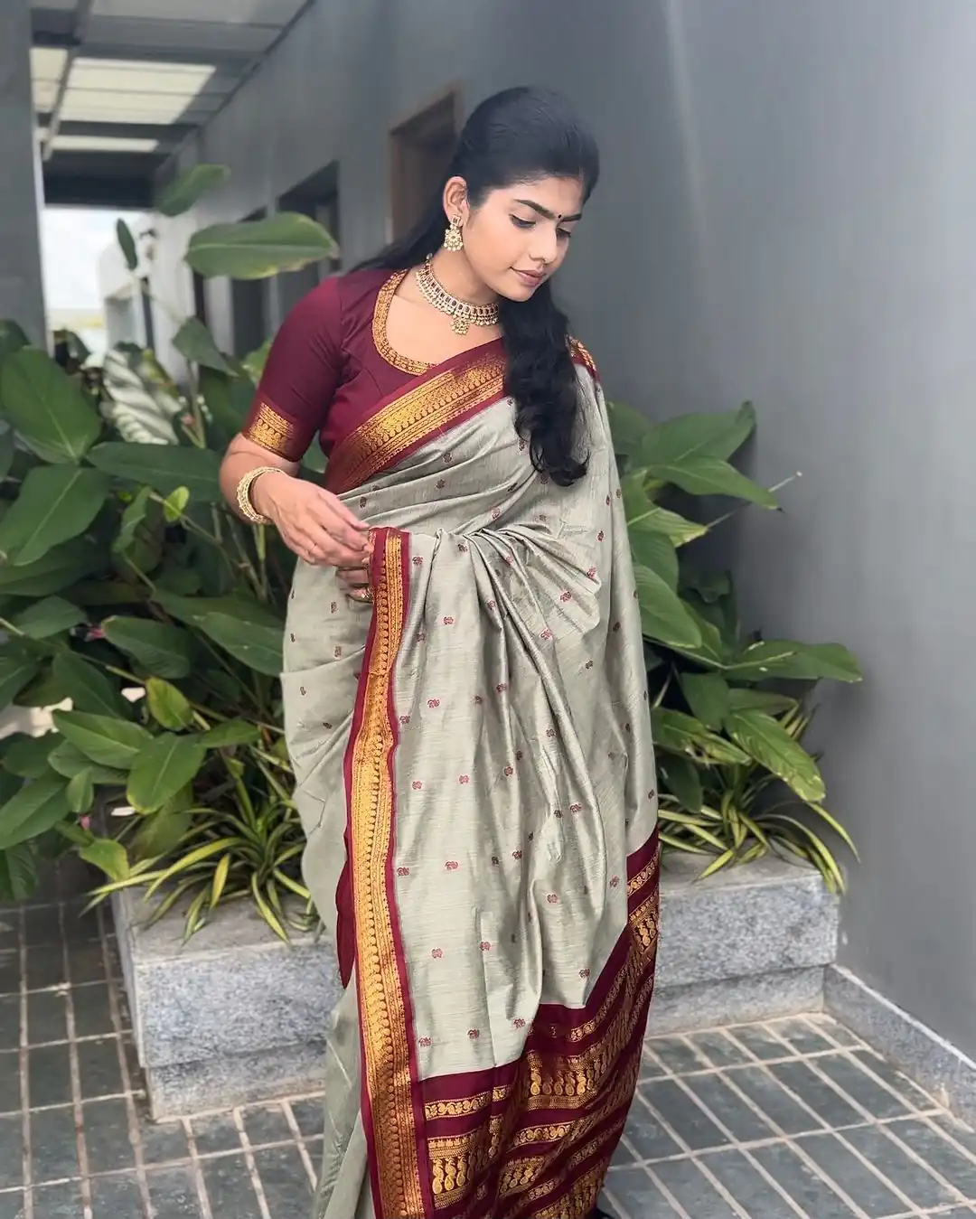 KP 6092 Grey Soft Lichi Silk Cloth Saree Perfect for Wedding, Party, Family Gatherings, Sangeet, Festive Deal ₹1449. Delivery 4-6 Working Days | Designer Sarees, Modern Digital sarees, Sarees, Bollywood Sarees, Creative Sarees, Embroidered Sarees, Ethnic Saree, Party Wear Sarees