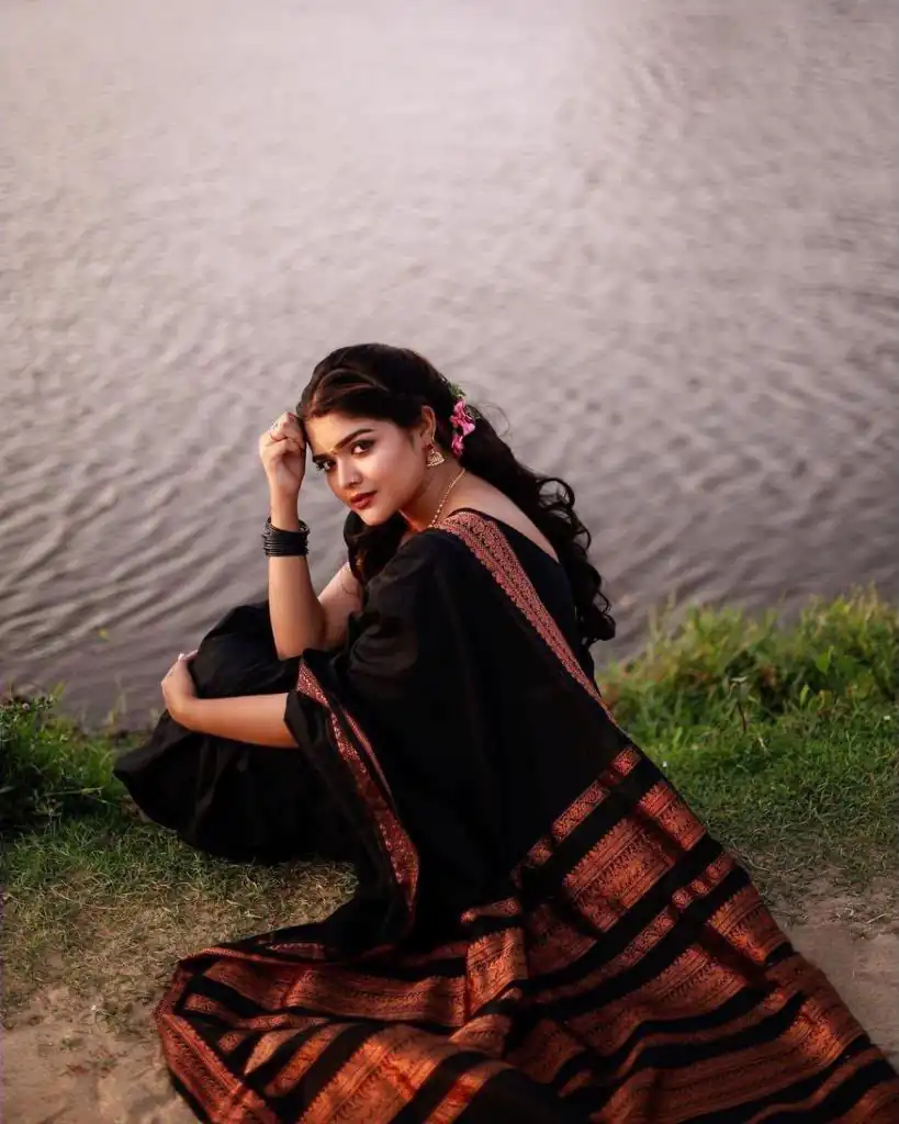 KPR 159 Black Soft Lichi Silk Cloth Saree Perfect for Wedding, Party, Family Gatherings, Sangeet, Ethnic Day – . Festive Deal ₹1349. Delivery 4-6 Workin | Designer Sarees, Modern Digital sarees, Sarees, Bollywood Sarees, Creative Sarees, Embroidered Sarees, Ethnic Saree, Party Wear Sarees