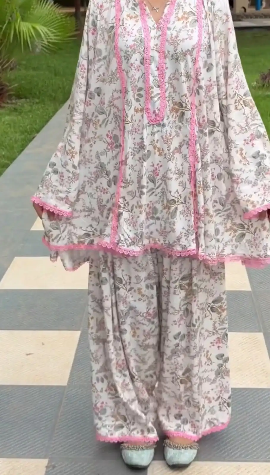 SRK 3180 Pink Natural Crep Lace Work & Digital Print Salwar Suit . Exclusive Offer ₹1949. Delivery 4-6 Working Days. Shop now. | Jump Suits, Salwar suit, Casual Suits, Creative suits, Designer Suits, Palazzo Suits, Party Wear Suits, Patiala Suits, Straight Suits