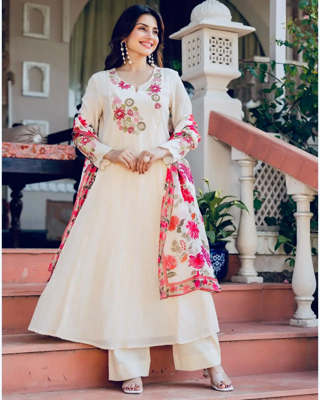 Glowing White Mal Chanderi Embroider Work Salwar Suit - Image 4