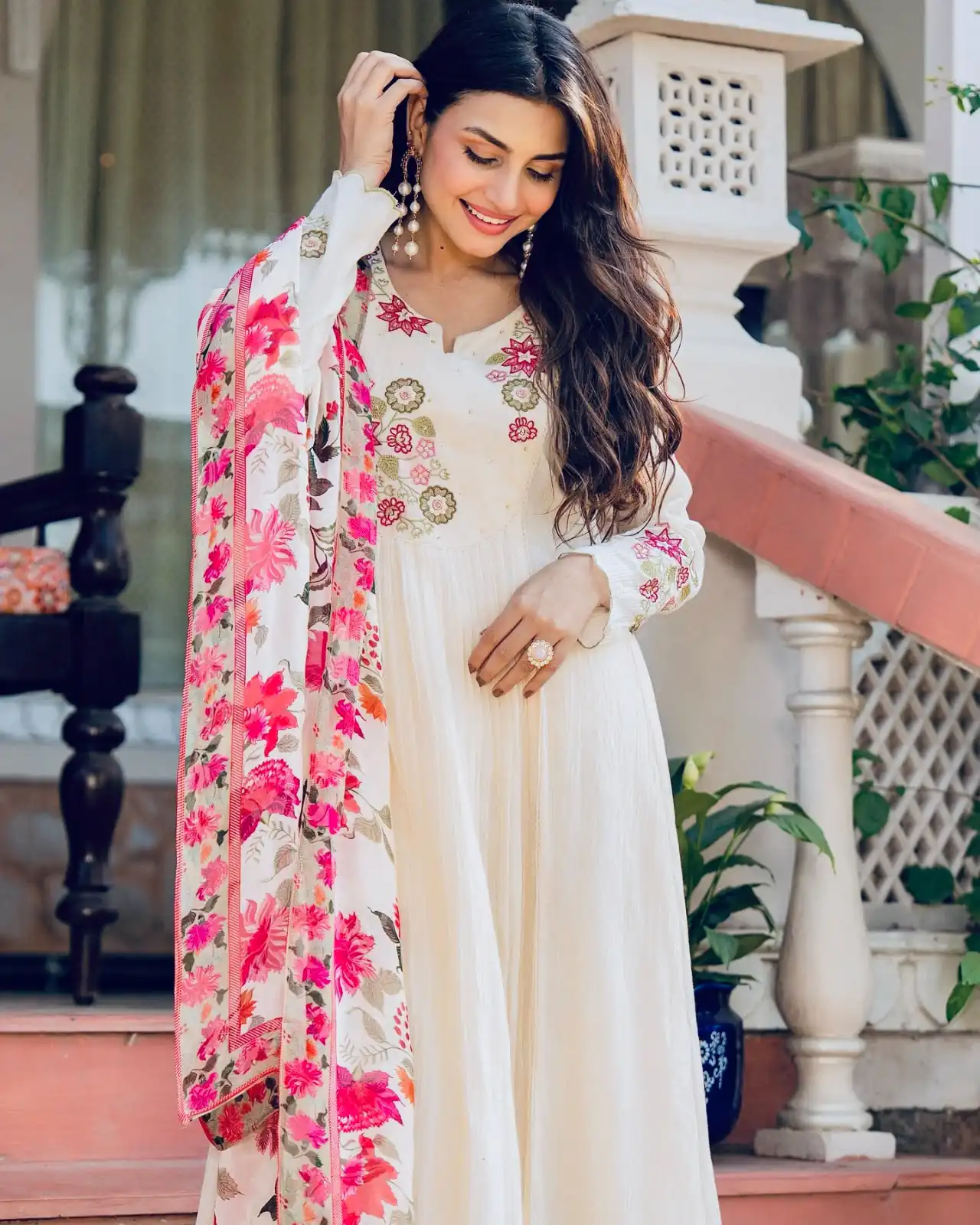 Glowing White Mal Chanderi Embroider Work Salwar Suit - Image 3