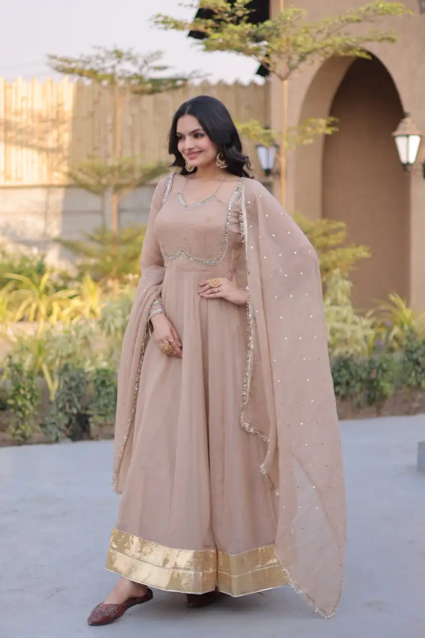Pretty Cream Silver Crunchy Mirror Lace Work Gown - Image 5